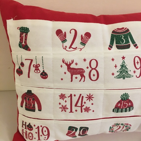 CHRISTMAS COUNTDOWN ADVENT CALENDAR THROW PILLOW W/ MITTEN CHARM - Picture 4 of 10